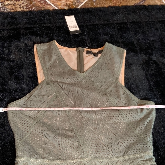 Women's NEW BCBG MAXAZRIA HANNE GEOMETRIC LACE PEPLUM TOP Dusty Olive Medium - Picture 13 of 14